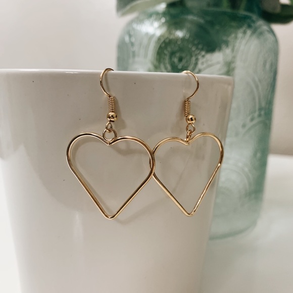 Jewelry - NEW Gold Heart Earrings